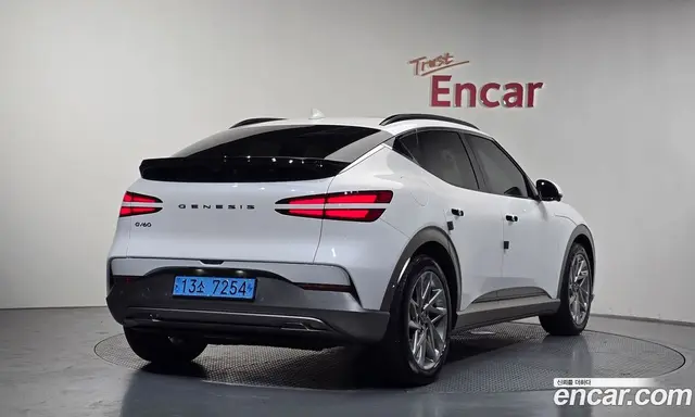 Genesis GV60 2022 0.1 автомат (гидро), миниатюра 2