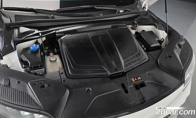 Genesis GV60 2022 0.1 автомат (гидро), миниатюра 6
