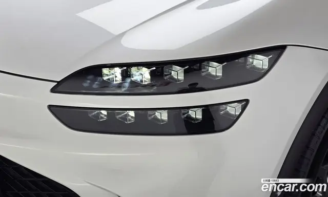 Genesis GV60 2022 0.1 автомат (гидро), миниатюра 8