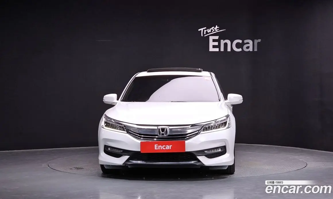 Honda Accord 2017 2.4 автомат (гидро), фото 3