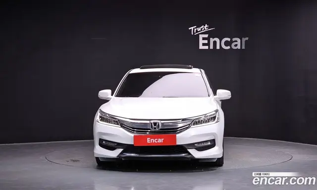 Honda Accord 2017 2.4 автомат (гидро), миниатюра 3