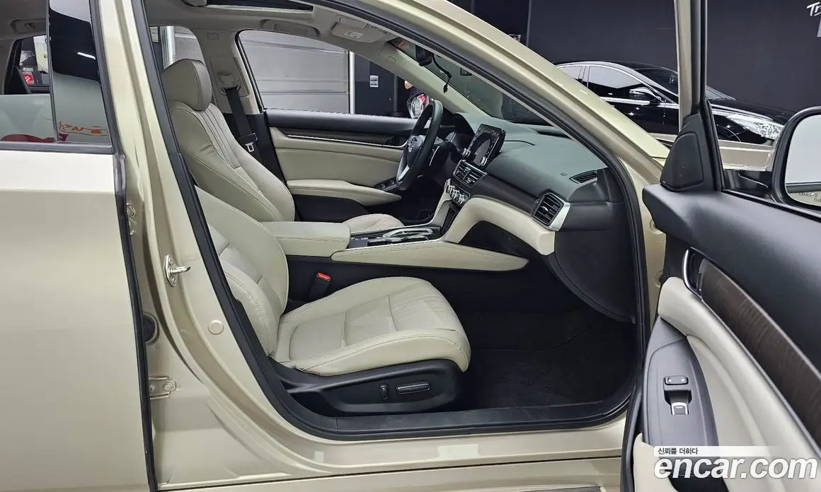 Honda Accord 2018 2.0 автомат (гидро), фото 11