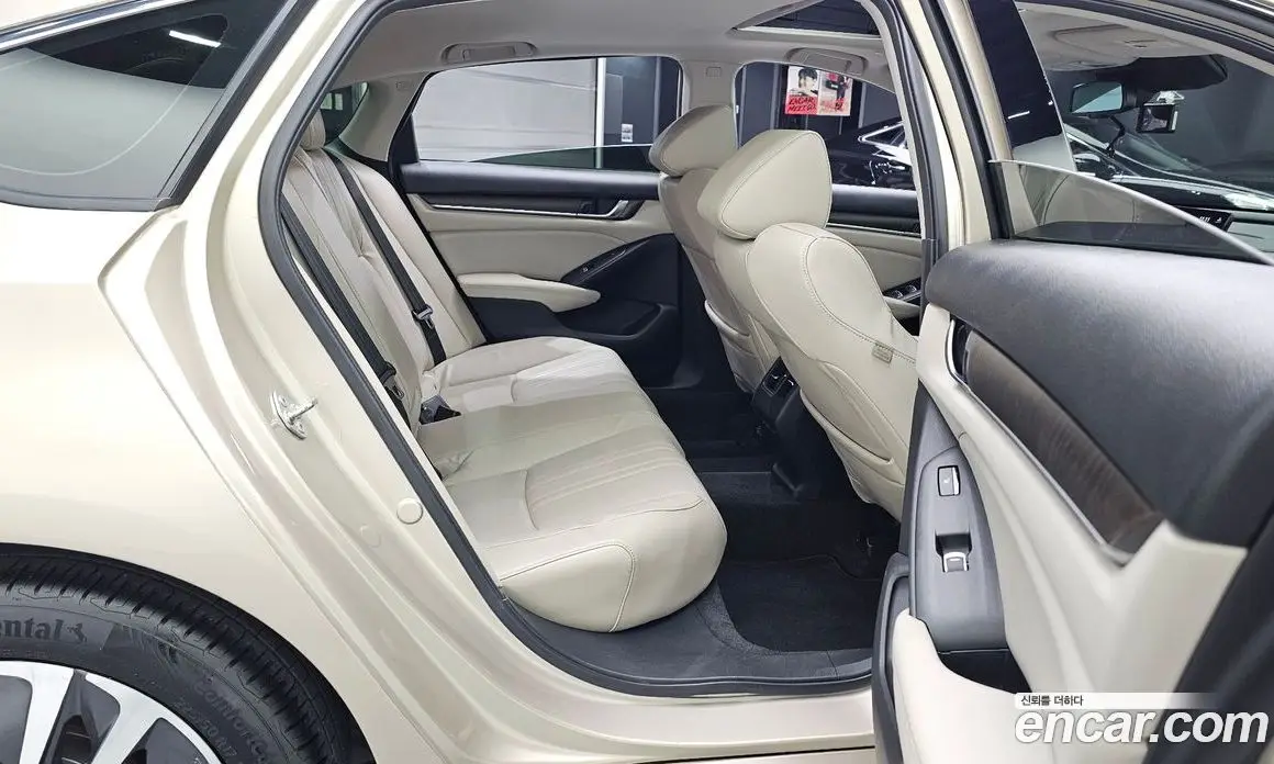 Honda Accord 2018 2.0 автомат (гидро), фото 12