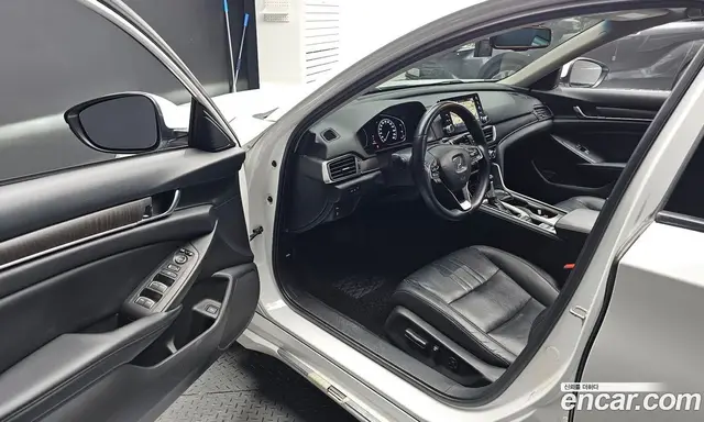 Honda Accord 2018 1.5 автомат (гидро), миниатюра 10