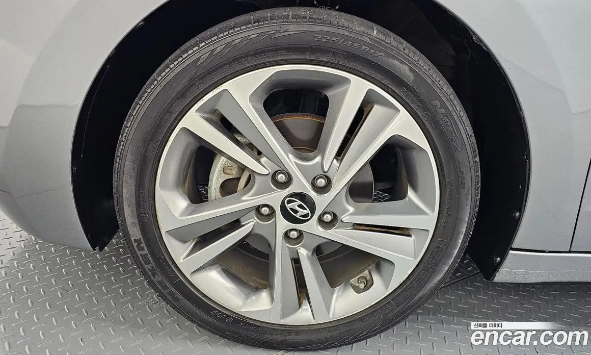 Hyundai Avante 2017 1.6 автомат (гидро), фото 5 Hyundai Avante 2017 1.6 автомат (гидро), фото 5