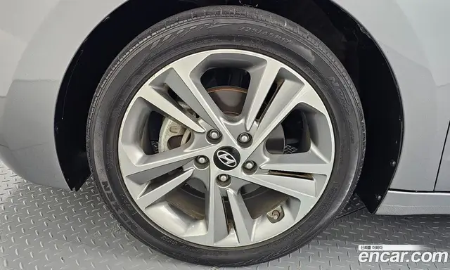 Hyundai Avante 2017 1.6 автомат (гидро), миниатюра 5 Hyundai Avante 2017 1.6 автомат (гидро), миниатюра 5