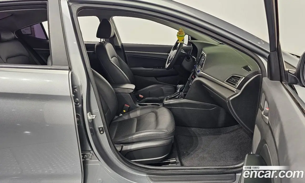 Hyundai Avante 2017 1.6 автомат (гидро), фото 10 Hyundai Avante 2017 1.6 автомат (гидро), фото 10