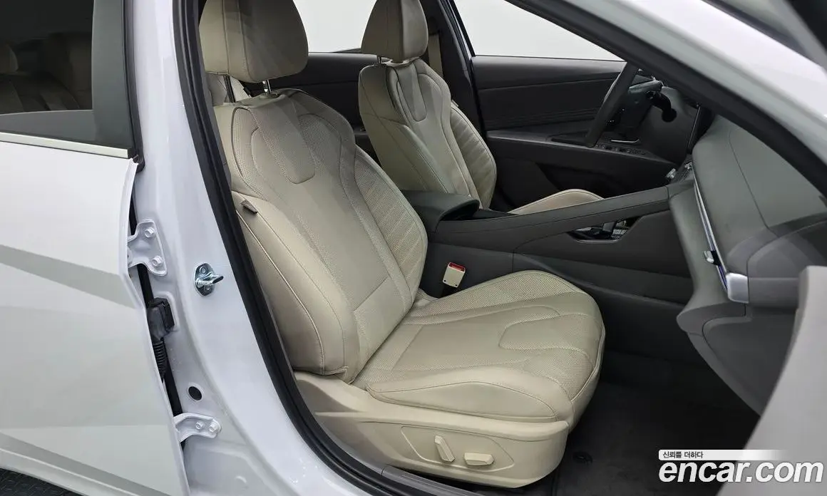 Hyundai Avante 2025 1.6 автомат (гидро), фото 16