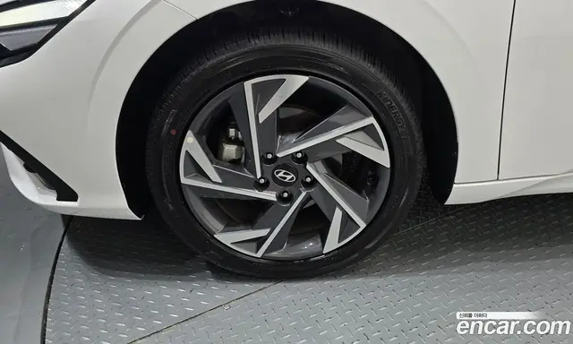 Hyundai Avante 2025 1.6 автомат (гидро), миниатюра 5