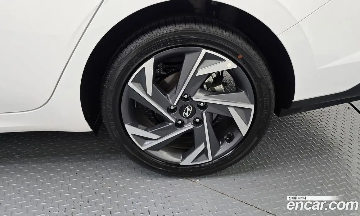 Hyundai Avante 2025 1.6 автомат (гидро), фото 7