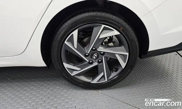 Hyundai Avante 2025 1.6 автомат (гидро), миниатюра 7