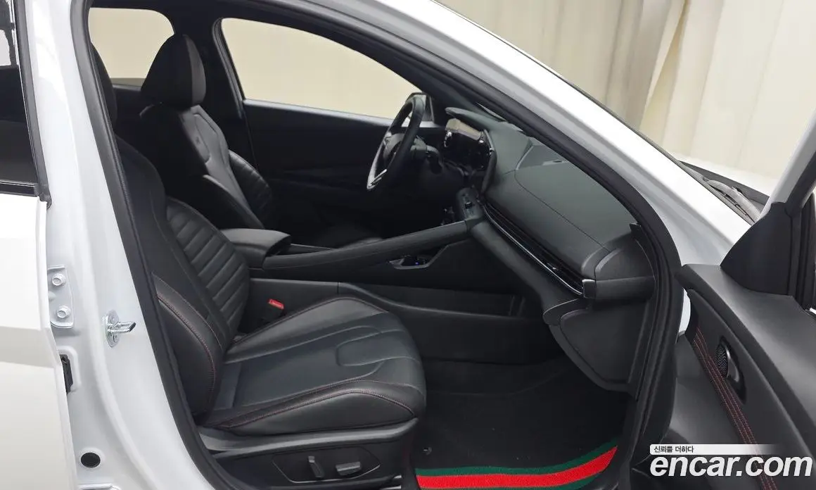 Hyundai Avante 2025 1.6 автомат (гидро), фото 12