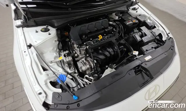 Hyundai Avante 2025 1.6 автомат (гидро), миниатюра 6