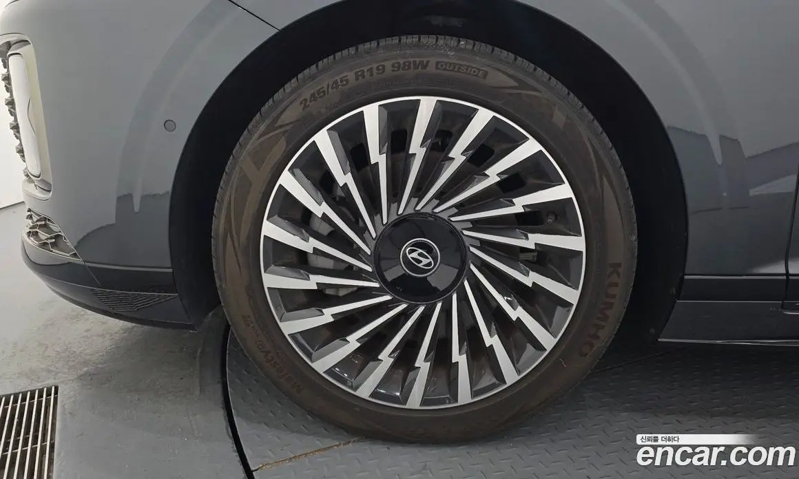 Hyundai Grandeur 2023 3.5 автомат (гидро), фото 5