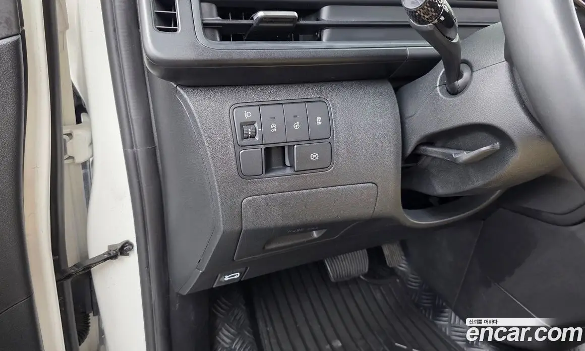 Hyundai Staria 2023 2.2 автомат (гидро), фото 17