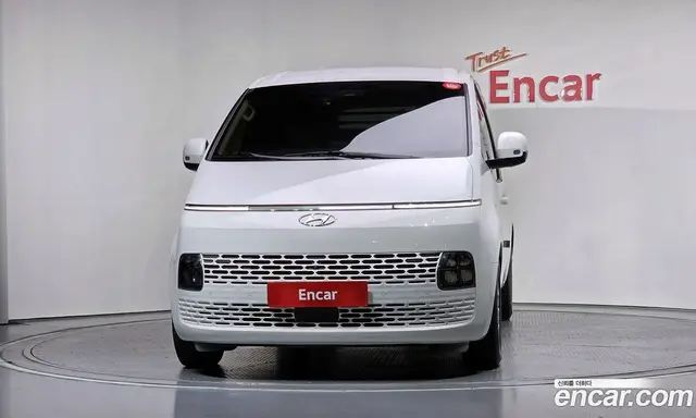 Hyundai Staria 2023 2.2 автомат (гидро), миниатюра 3
