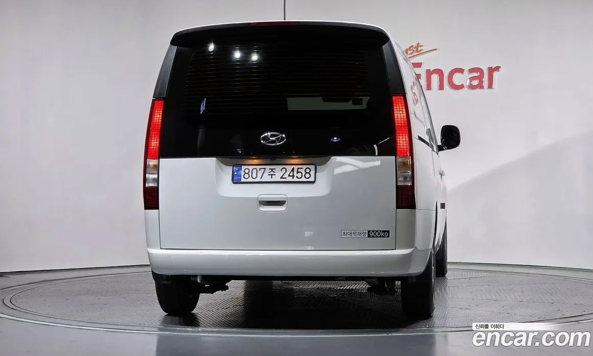 Hyundai Staria 2023 2.2 автомат (гидро), фото 4