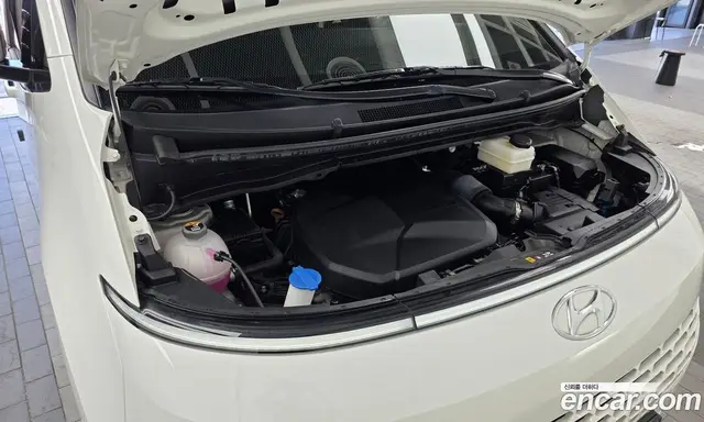 Hyundai Staria 2023 2.2 автомат (гидро), миниатюра 6
