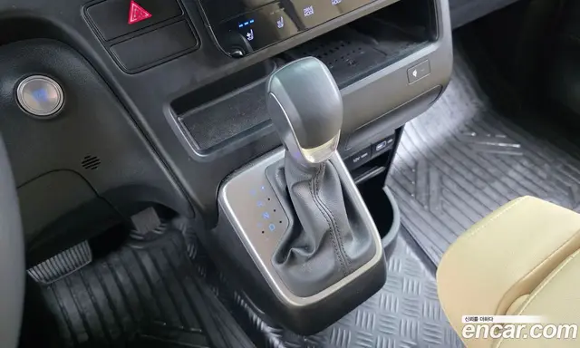 Hyundai Staria 2023 2.2 автомат (гидро), миниатюра 9