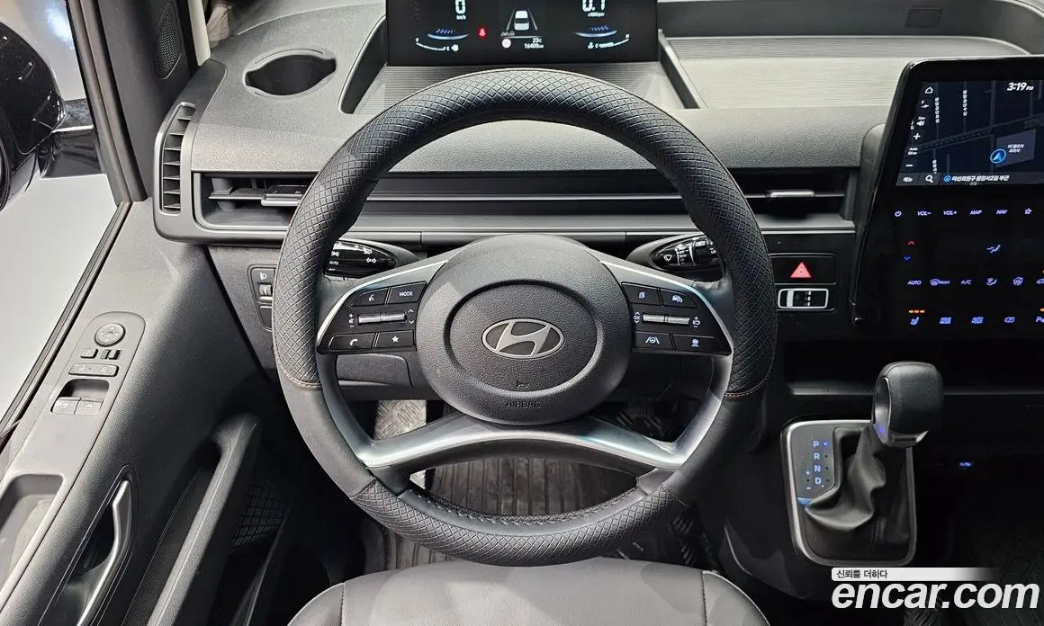 Hyundai Staria 2025 3.5 автомат (гидро), фото 13