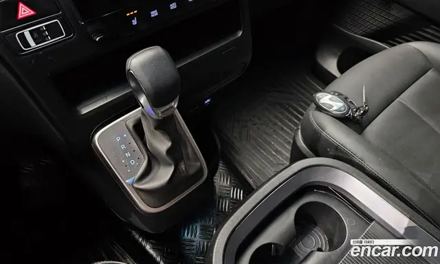 Hyundai Staria 2025 3.5 автомат (гидро), миниатюра 9