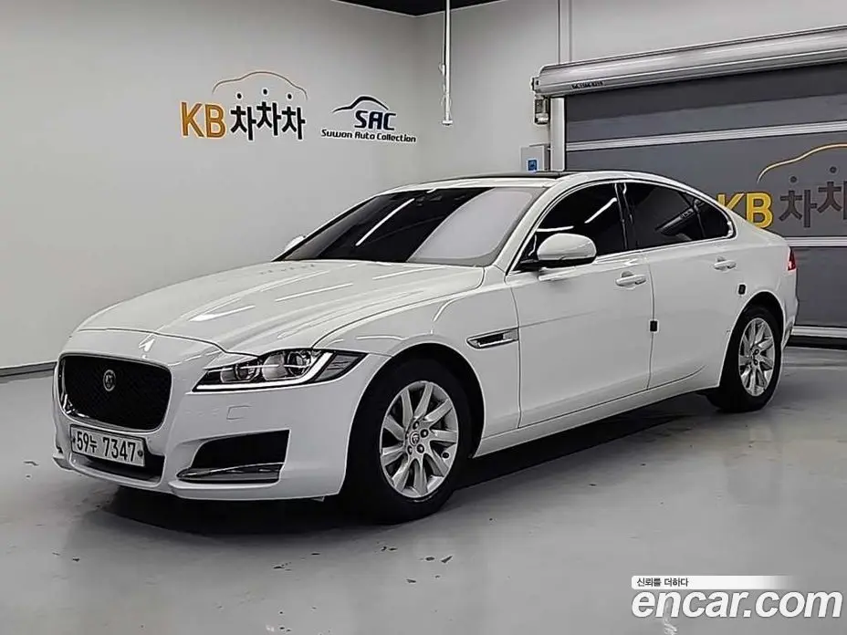 Jaguar XF 2017 2.0 автомат (гидро), фото 1 Jaguar XF 2017 2.0 автомат (гидро), фото 1