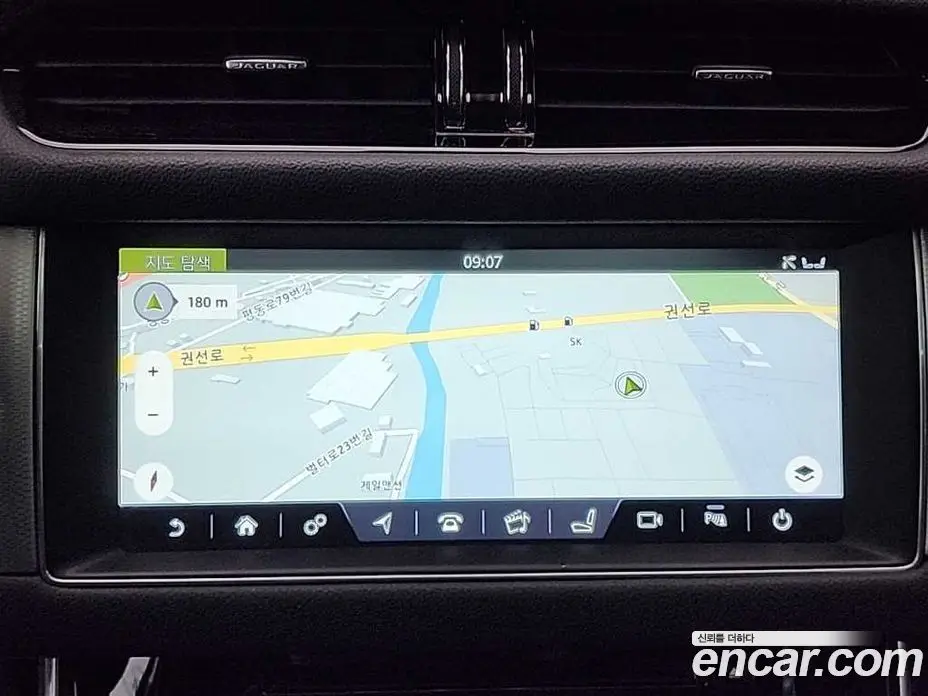 Jaguar XF 2017 2.0 автомат (гидро), фото 15 Jaguar XF 2017 2.0 автомат (гидро), фото 15