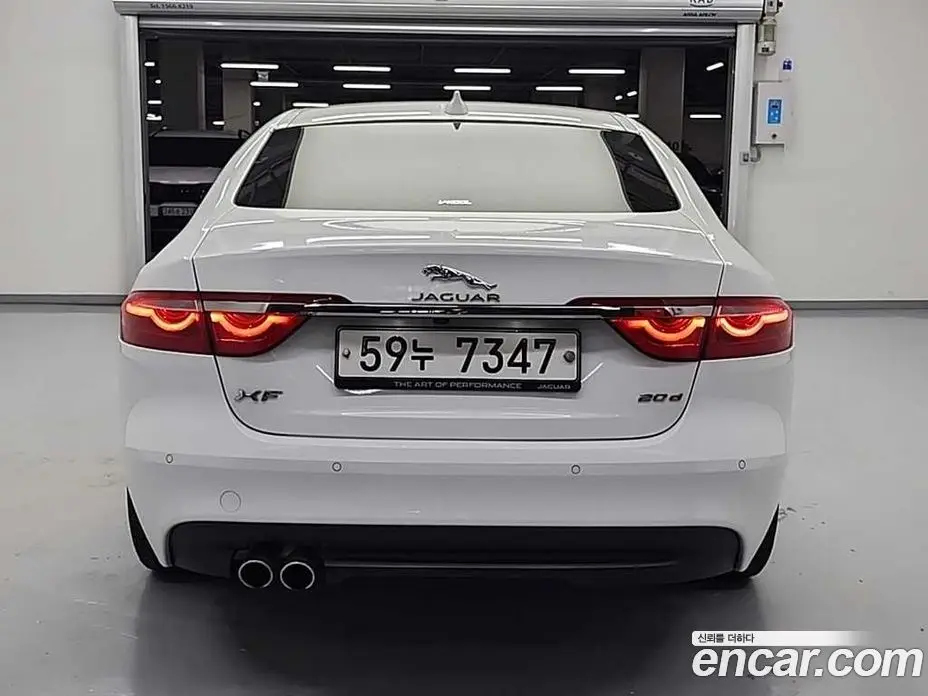 Jaguar XF 2017 2.0 автомат (гидро), фото 3 Jaguar XF 2017 2.0 автомат (гидро), фото 3