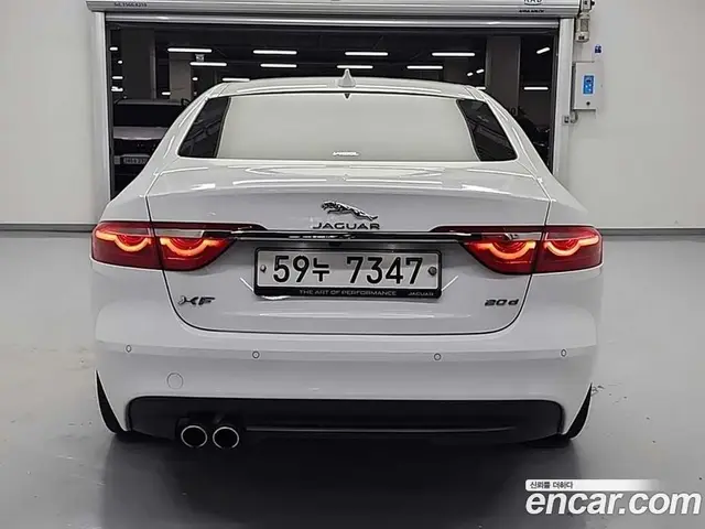 Jaguar XF 2017 2.0 автомат (гидро), миниатюра 3 Jaguar XF 2017 2.0 автомат (гидро), миниатюра 3