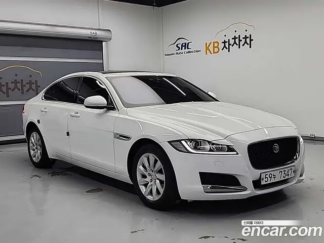 Jaguar XF 2017 2.0 автомат (гидро), миниатюра 4 Jaguar XF 2017 2.0 автомат (гидро), миниатюра 4