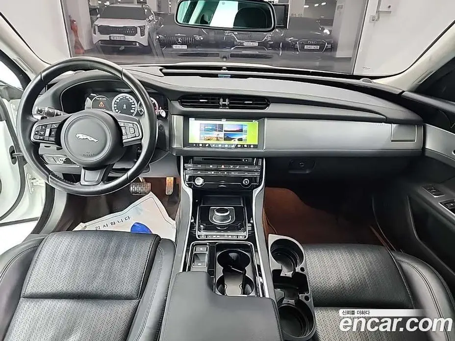 Jaguar XF 2017 2.0 автомат (гидро), фото 7 Jaguar XF 2017 2.0 автомат (гидро), фото 7