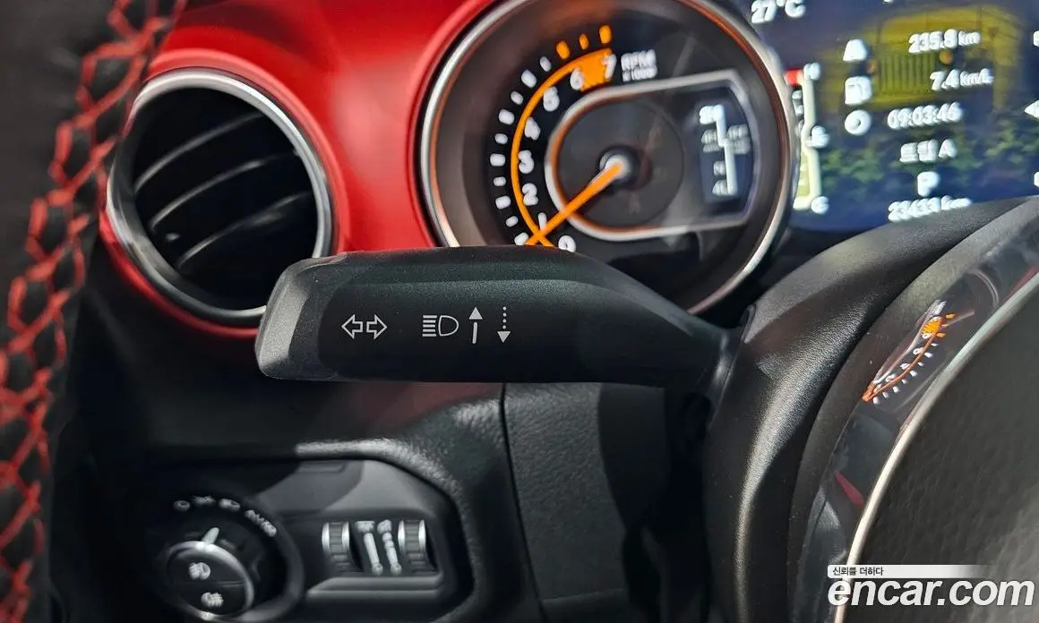 Jeep Wrangler 2023 2.0 автомат (гидро), фото 28