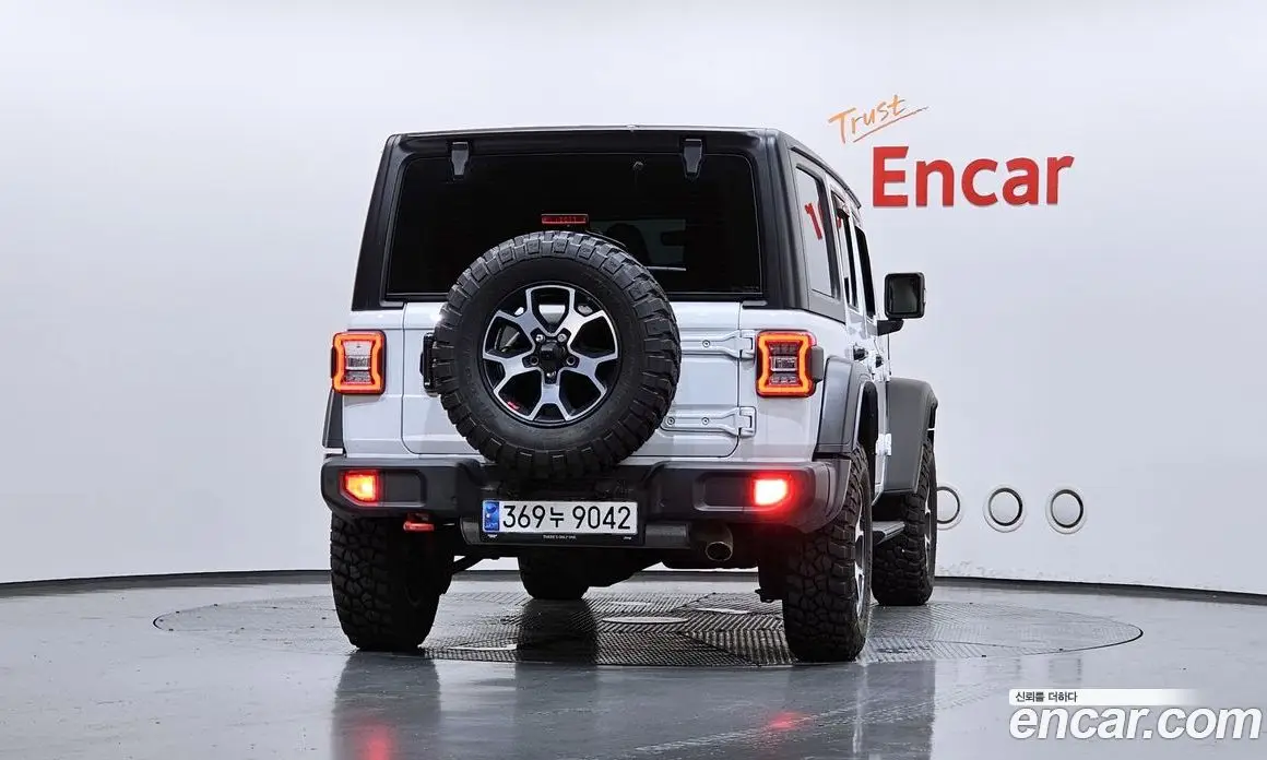 Jeep Wrangler 2023 2.0 автомат (гидро), фото 4