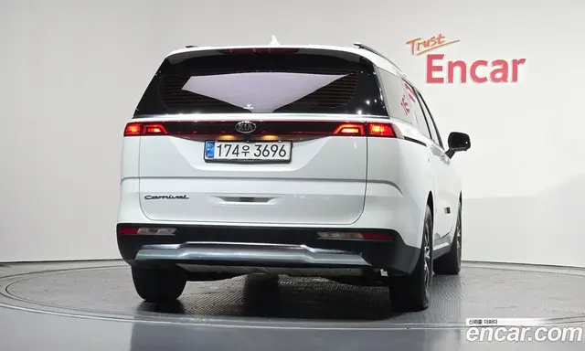 Kia Carnival 2020 2.2 автомат (гидро), миниатюра 4