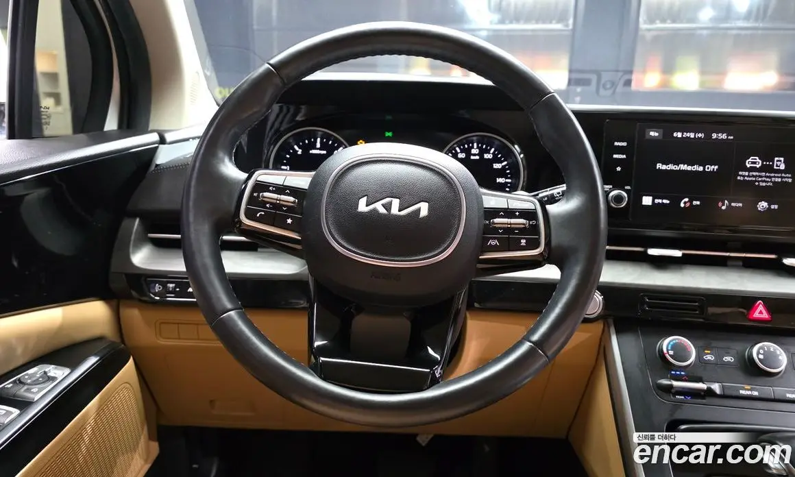 Kia Carnival 2023 2.2 автомат (гидро), фото 13