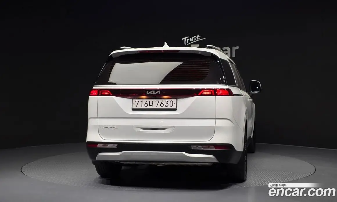 Kia Carnival 2023 2.2 автомат (гидро), фото 4