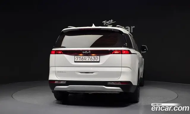 Kia Carnival 2023 2.2 автомат (гидро), миниатюра 4
