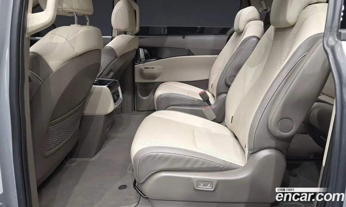 Kia Carnival 2024 1.6 автомат (гидро), фото 18