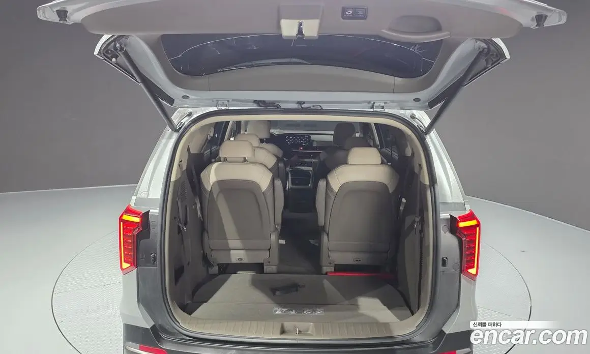 Kia Carnival 2024 1.6 автомат (гидро), фото 26