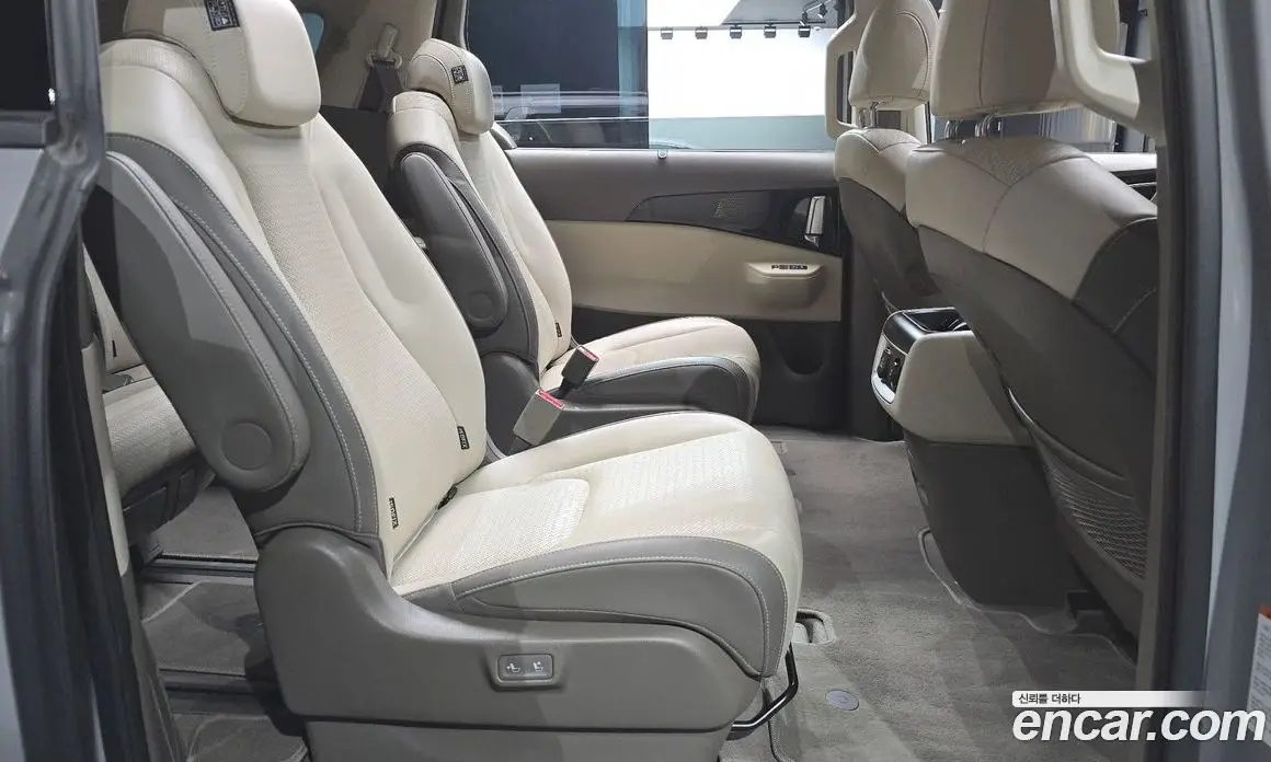 Kia Carnival 2024 1.6 автомат (гидро), фото 31