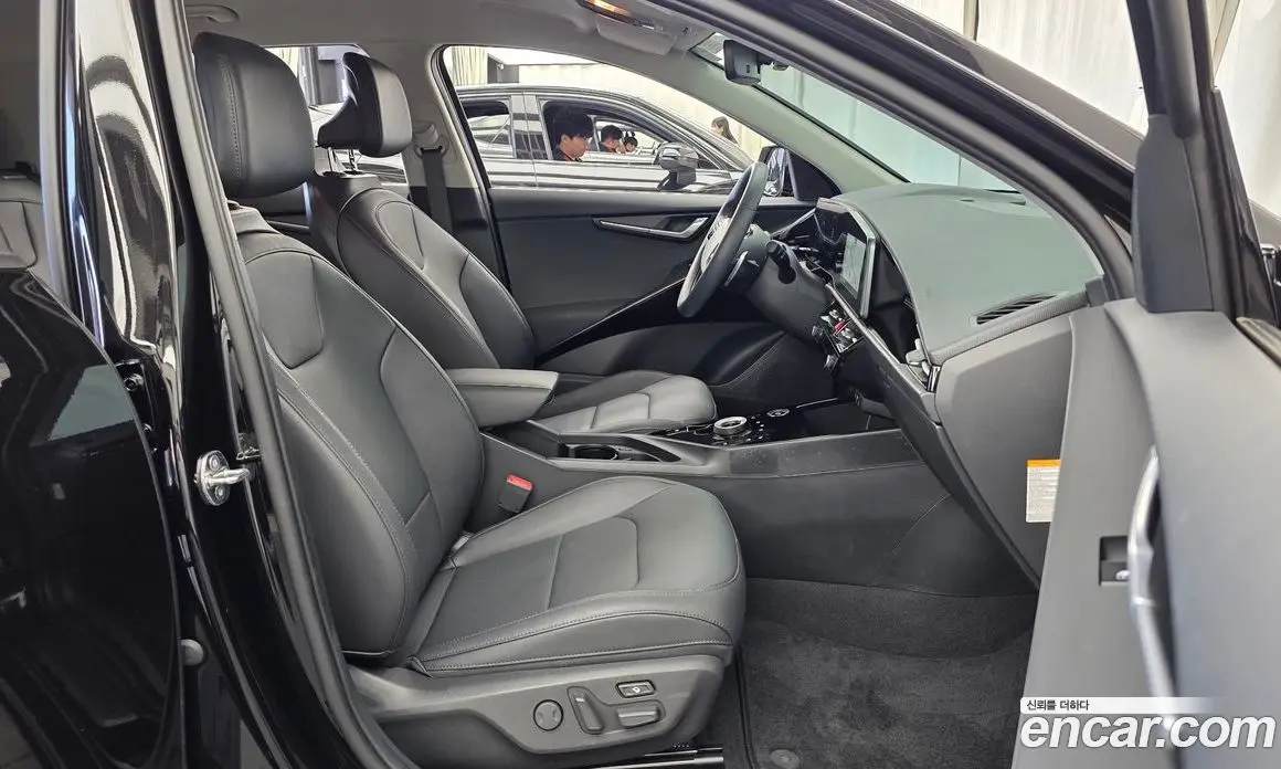 Kia Niro 2023 0.2 автомат (гидро), фото 16