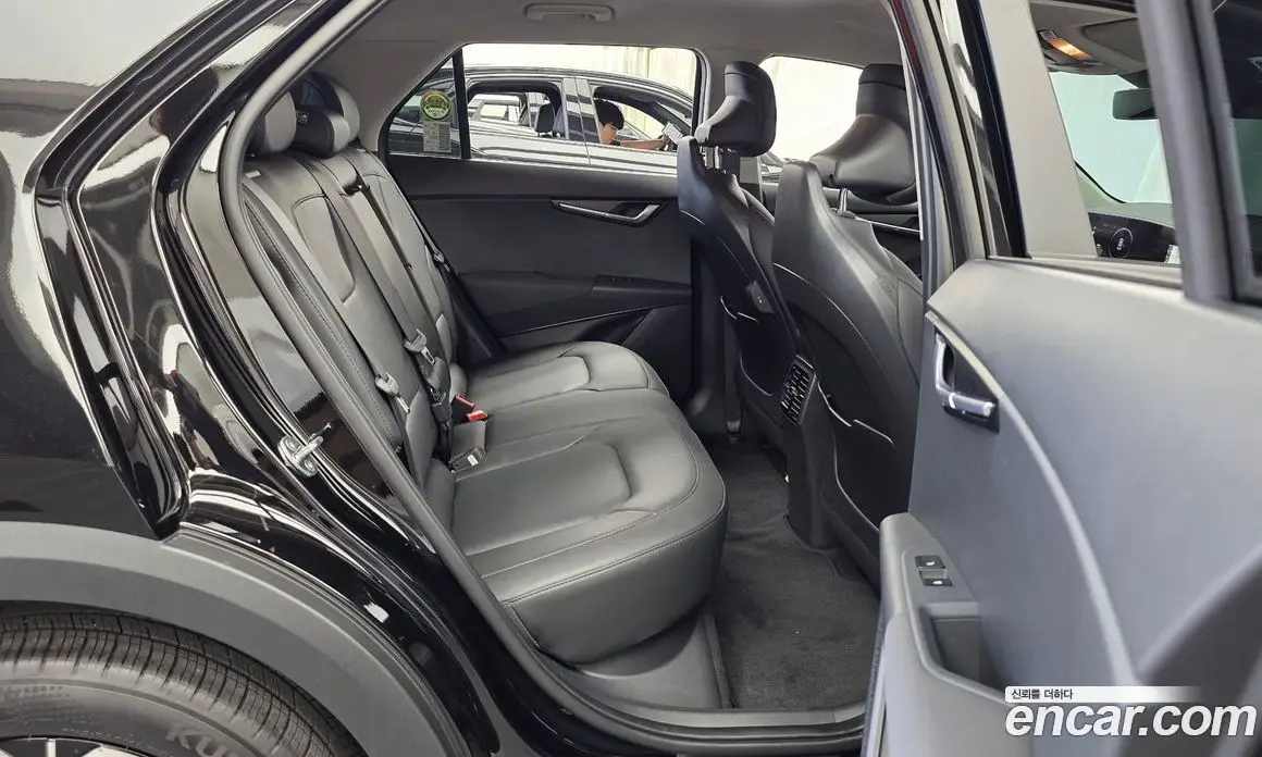 Kia Niro 2023 0.2 автомат (гидро), фото 17