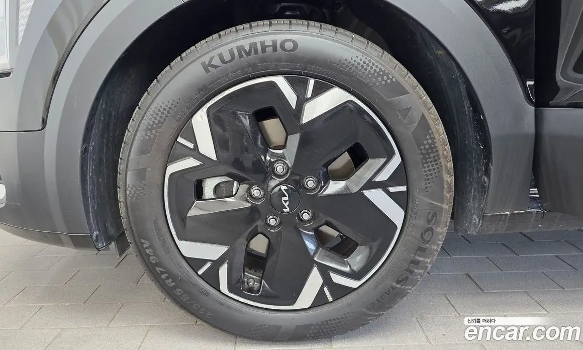 Kia Niro 2023 0.2 автомат (гидро), фото 4