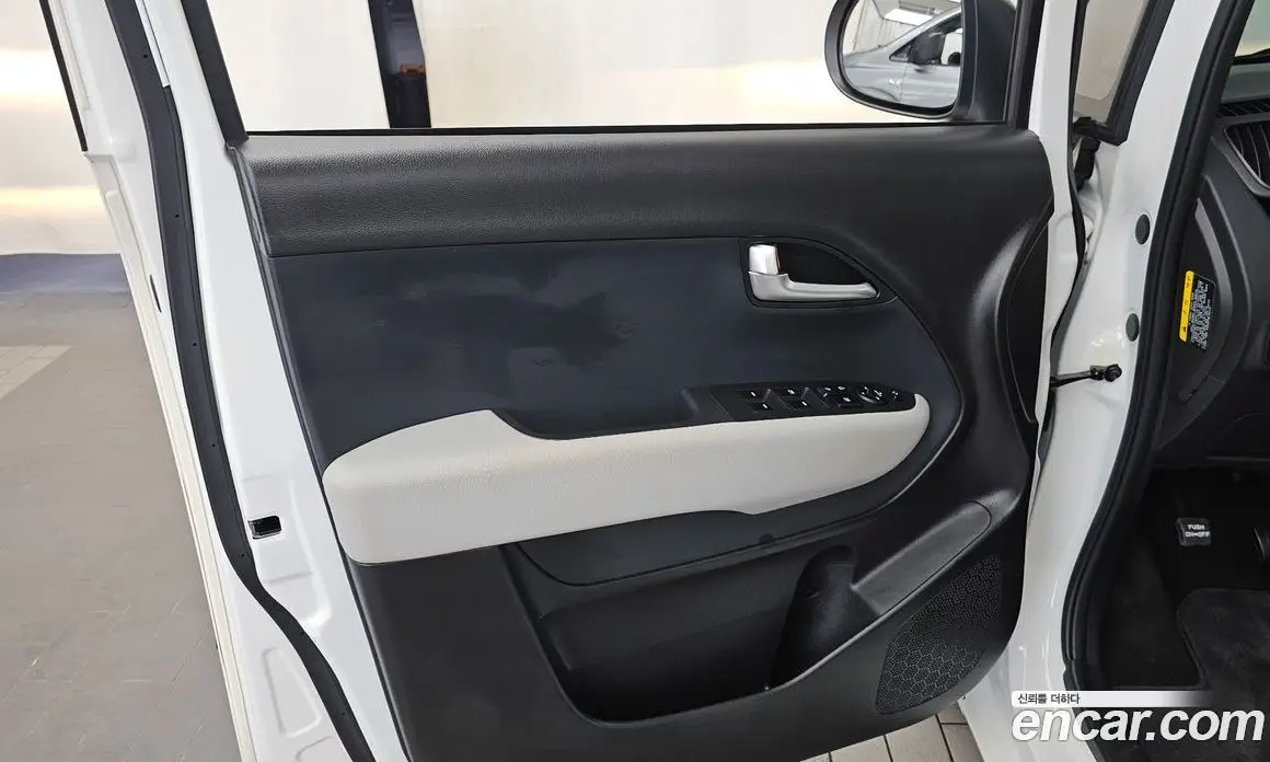 Kia Ray 2023 1.0 автомат (гидро), фото 13