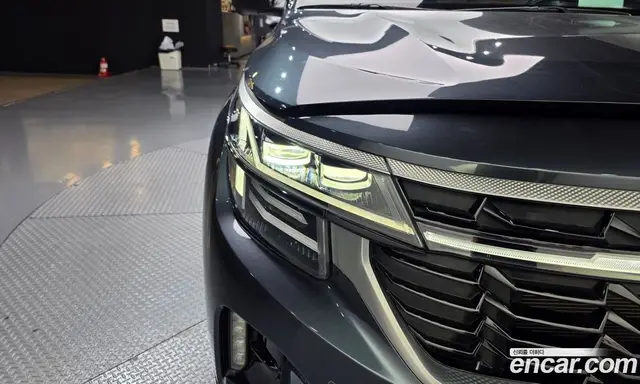 Kia Seltos 2022 2.0 автомат (гидро), миниатюра 8