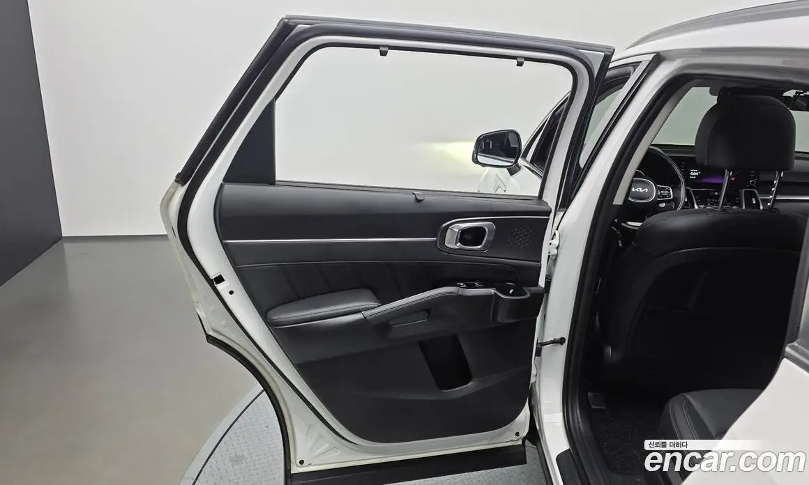 Kia Sorento 2023 2.5 автомат (гидро), фото 15