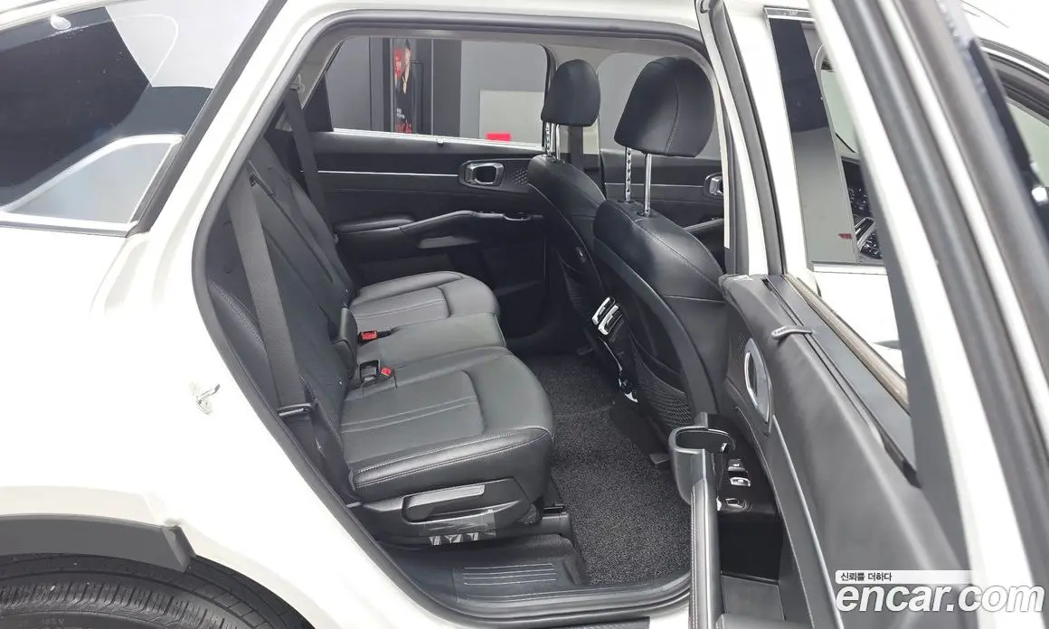 Kia Sorento 2023 2.5 автомат (гидро), фото 18