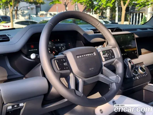 Land Rover Defender 2025 3.0 автомат (гидро), миниатюра 7 Land Rover Defender 2025 3.0 автомат (гидро), миниатюра 7