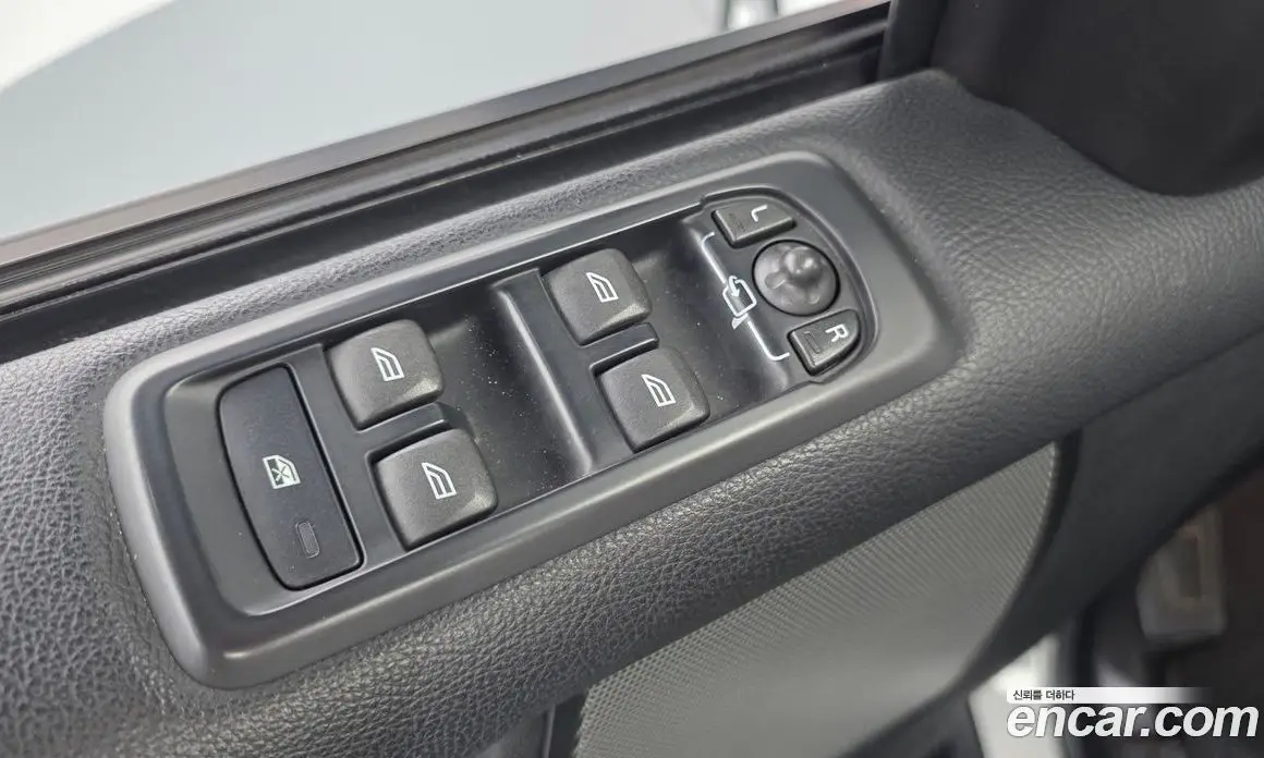 Land Rover Discovery 2016 3.0 автомат (гидро), фото 14