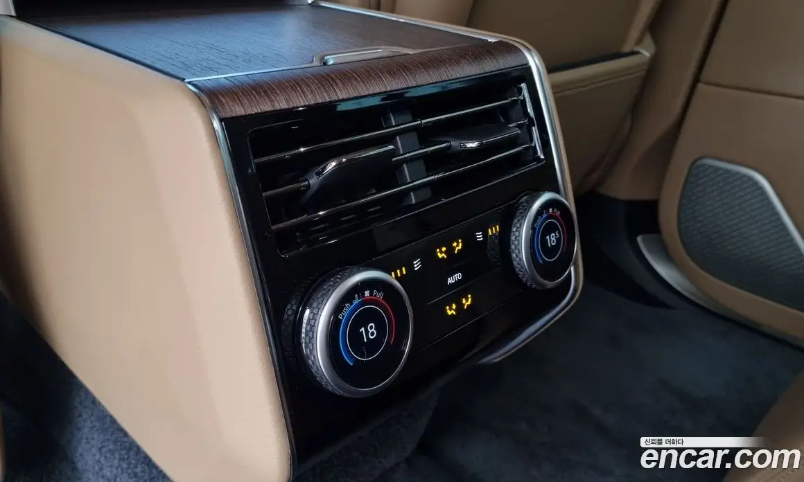 Land Rover Range Rover 2023 4.4 автомат (гидро), фото 14
